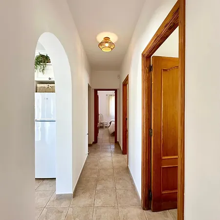 Villa 3 Bedroom Villa, Walking Distance To Moraira *