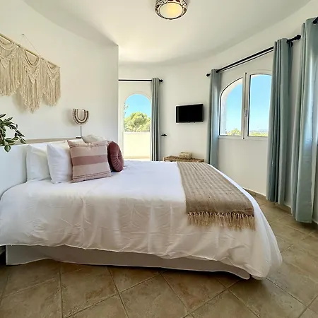 3 Bedroom Villa, Walking Distance To Moraira *