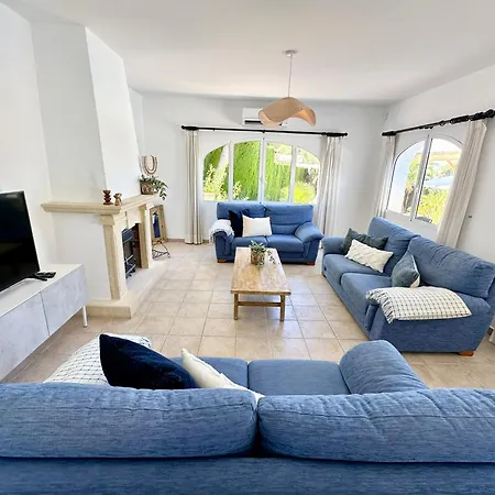 3 Bedroom Villa, Walking Distance To Moraira * Teulada